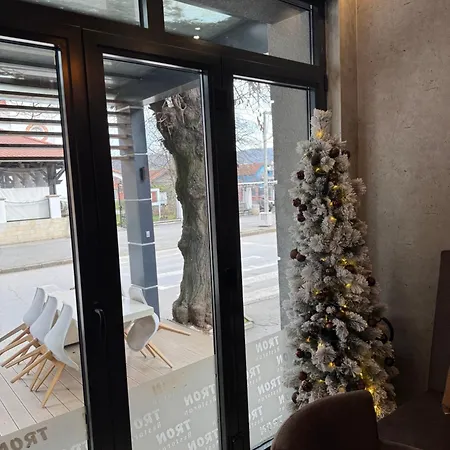 Hotell Restoran Tron